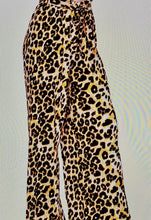 Load image into Gallery viewer, LEOPARD STROLLERS - PLUS SIZE